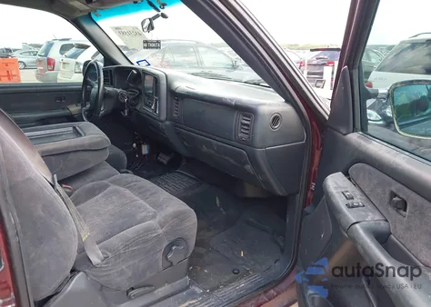 2001 Chevrolet Silverado 1500 Ls z USA, uszkodzony, nr VIN 2GCEC19T811159998